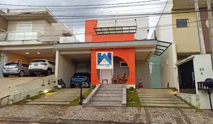 Área Construída com 199,44 m², Área do Terreno com 300,00 m².  Valor do Imóvel R$ 2.000.000,00, IPTU R$ 4.380,00