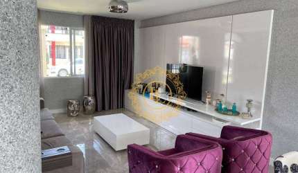 Casa semi mobiliada com piscina e 3 Suítes à venda, 300 m² privativos no Centro - Balneário Camboriú/SC