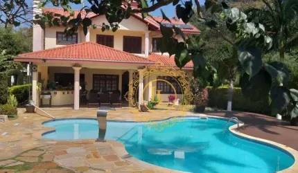 Casa de Praia com 04 dormitórios à venda, 351 m² privativos em Balneário Camboriú/SC