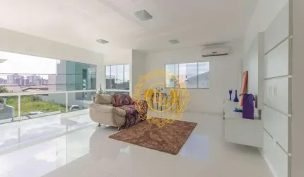Casa semi mobiliada com 4 dormitórios à venda, Praia dos Amores - Balneário Camboriú/SC