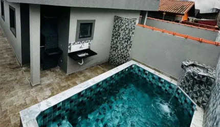 CASA COM 2 QUARTOS E PISCINA LINDO ACABAMENTO EM ITANHAÉM!