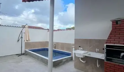 CASA NOVA COM FINO ACABAMENTO EM MONGAGUÁ!