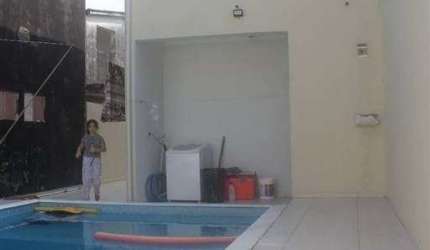Casa à Venda em Solemar, Praia Grande - SP