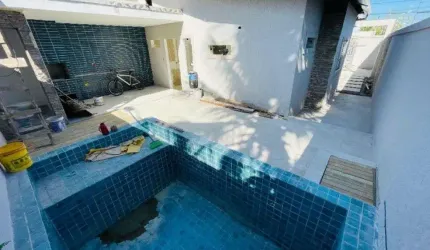Casa à Venda em Vila Mirim, Praia Grande - SP