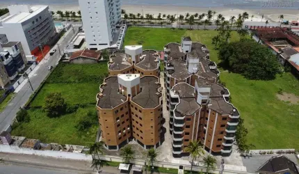 MARAVILHOSO APARTAMENTO  3 QUARTOS EM UM CONDOMINIO PÉ NA AREIA EM PRAIA GRANDE.