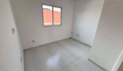 Casa de condomínio na Vila Tupi, 2 Dormitórios com Suíte! Sobreposta Alta!