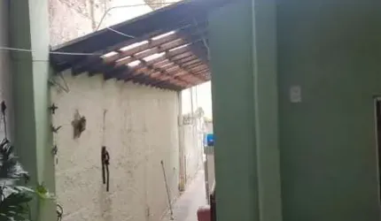 CASA Á VENDA NO MONTE CASTELO