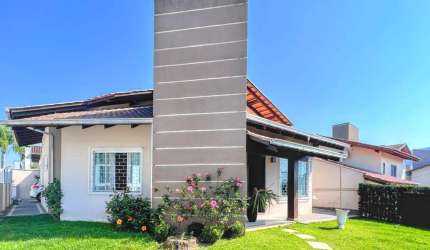 Casa com 3 quartos à venda na Rua Ângelo Júlio Baruffi, Ilha da Figueira, Jaraguá do Sul por R$ 890.000