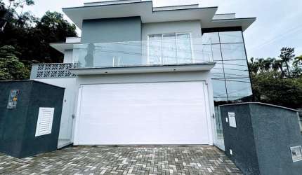 Casa com 3 quartos à venda na Rua Luiz Gonzaga Ayroso, Jaraguá Esquerdo, Jaraguá do Sul por R$ 1.200.000