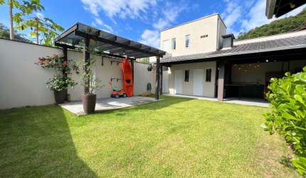 Casa com 3 quartos à venda no Rio Hern, Schroeder  por R$ 690.000