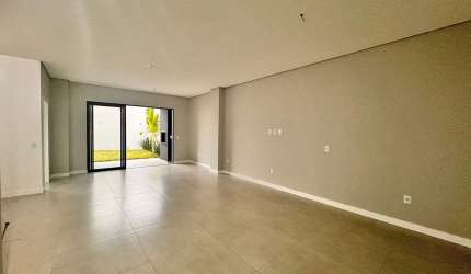 Casa com 3 quartos à venda na Rua Domingos Rosa, Ilha da Figueira, Jaraguá do Sul por R$ 980.000