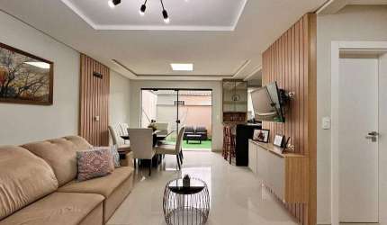 Casa com 3 quartos à venda na Rua Domingos Sanson, Vila Baependi, Jaraguá do Sul por R$ 985.000