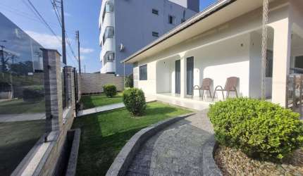 Casa com 4 quartos à venda na Rua Henrique Nagel, Água Verde, Jaraguá do Sul por R$ 1.100.000