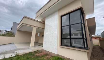 Casa com 3 quartos à venda na Rua Anna Lümke Schwartz, Três Rios do Norte, Jaraguá do Sul por R$ 997.000