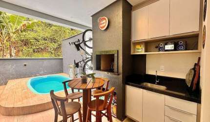 Casa com 3 quartos à venda na Rua Edson Carlos Gerent, São Luís, Jaraguá do Sul por R$ 900.000