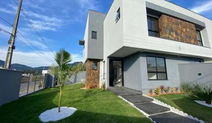Casa com 3 quartos à venda na Alvim Grützmacher, 21, Três Rios do Sul, Jaraguá do Sul por R$ 850.000