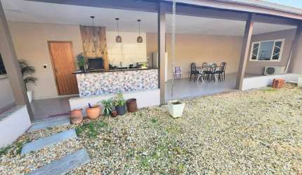 Casa com 2 quartos à venda na Geraldino Júlio Vieira, 27, São Luís, Jaraguá do Sul por R$ 650.000