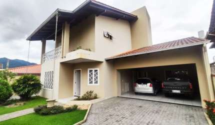 Casa com 4 quartos à venda na Jorge Buhr, 399, Água Verde, Jaraguá do Sul por R$ 1.100.000