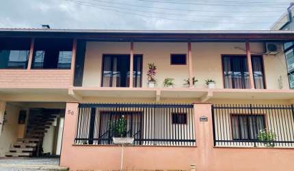 Casa com 6 quartos à venda na Servidão 278, Centro, Jaraguá do Sul por R$ 990.000