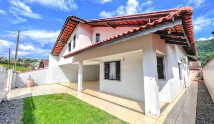 Casa com 3 quartos à venda na Rua Horácio Pradi, Jaraguá Esquerdo, Jaraguá do Sul por R$ 1.235.000