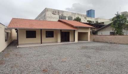 Casa com 3 quartos à venda na Rua Antônio Teixeira dos Santos Júnior, Centro, Jaraguá do Sul por R$ 850.000