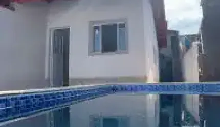 Casa no bairro Agenor dos Campos, em Mongaguá - localizado lado serra, em rua calçada.