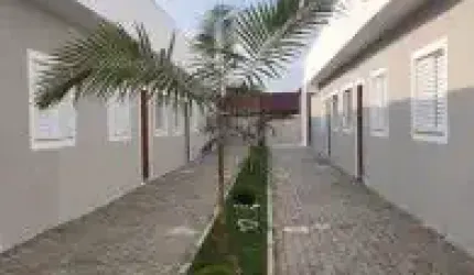 Casa em condomínio no bairro Cibratel 2, em Itanhaém - lado praia, em rua de terra.