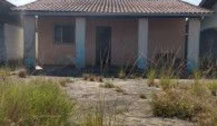 Casa no bairro Savoy, em Itanhaém - localizada lado praia.