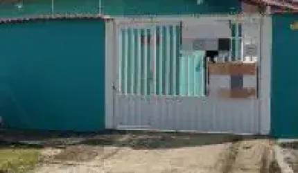 Casa no bairro Bopiranga, em Itanhaém - sendo lado praia à 1.500 metros do mar, em rua calçada.