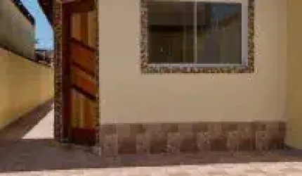 Casa no bairro Jardim Suarão, em Itanhaém - sendo lado serra, em rua calçada.