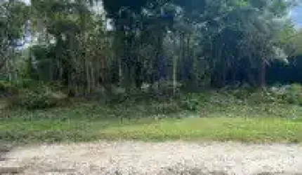 Terreno no bairro Bopiranga, em Itanhaém - localizado no lado serra, em rua de terra.