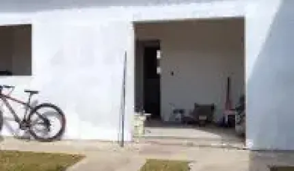 Casa no bairro Jardim Regina, em Itanhaém - ficando lado praia, em rua calçada.
