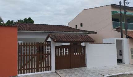 Casa no bairro Jardim Suarão, em Itanhaém - Possui edícula * Aceita financiamento bancário!!