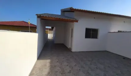 Casa à venda no bairro Balneário Gaivotas, em Itanhaém ** Possui piscina com cascata; Aceita financiamento bancário!!