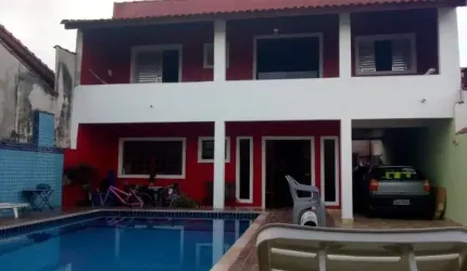Ótima casa à venda no bairro Jardim Jamaica, em Itanhaém ** Localizada lado praia, em rua calçada.