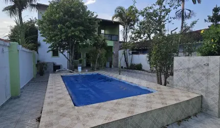 Excelente casa com piscina e 03 dormitórios na praia do Suarão em Itanhaém.