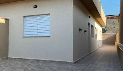 Casa geminada á venda em Itanhaém- Nova Itanhaém.