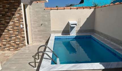 CASA NOVA COM PISCINA EM ITANHAÉM - LITORAL SUL DE SP.