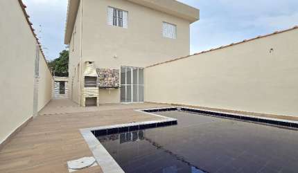 Casa com piscina á venda em Itanhaém - Jardim Umuarama