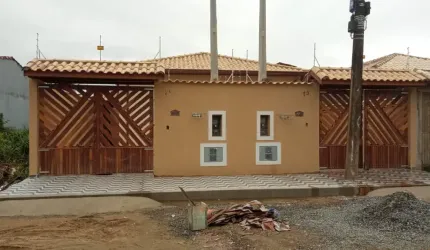 CASA NOVA COM PISCINA Á VENDA EM ITANHAÉM- EXCELENTE ACABAMENTO