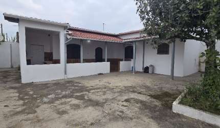 Casa lote inteiro á 800 metros do mar - Balneário Gaivotas em Itanhaém SP