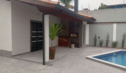 CASA COM PISCINA A 150M DO MAR - ITANHAÉM/SP.