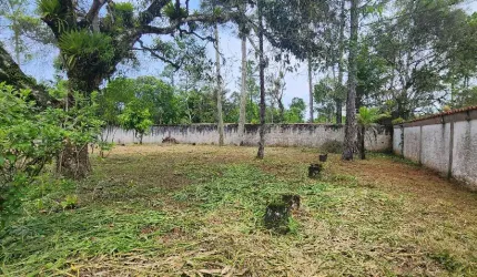 Terreno de chácara á venda em Itanhaém, murado e com excelente localização.