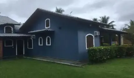 Belíssima casa localizada no bairro Jardim Jamaica - lado praia.