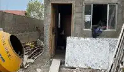 Casa no bairro Jardim das Palmeiras em Itanhaém - localizada lado praia, em rua calçada, possui espaço para piscina.
