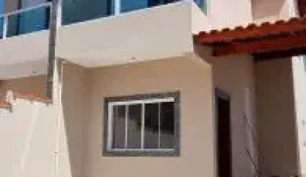 Excelente casa no bairro Nossa Senhora do Sion, em Itanhaém - localizada lado praia em rua calçada.