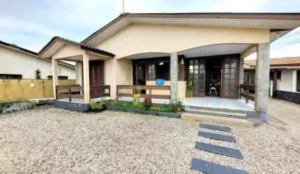 Casa para Venda em Criciúma, Verdinho, 3 dormitórios, 3 banheiros, 2 vagas