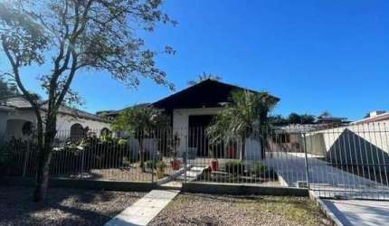Casa para Venda em Criciúma, Pinheirinho, 4 dormitórios, 1 suíte, 3 banheiros
