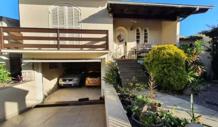 Casa com piscina em Criciuma/SC no Bairro Michel.