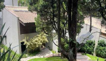 LINDA CASA À VENDA NO JARDIM MORUMBI - SÃOPAULO